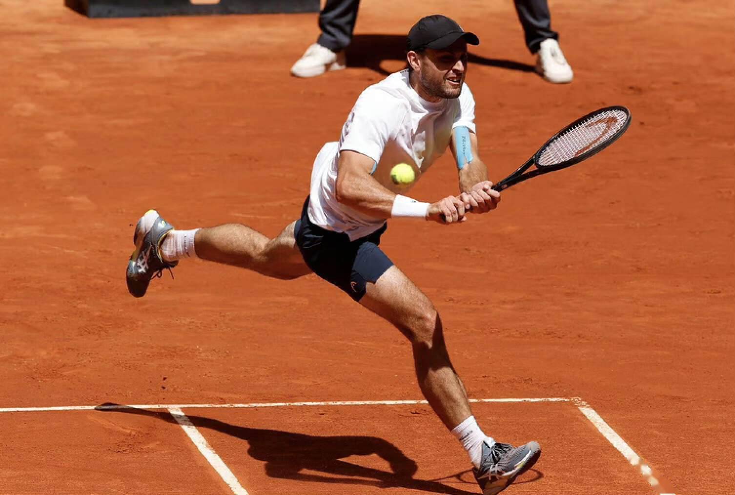 凯恩连续五场比赛得分超过败北，加拿大队挑战极限！的简单介绍